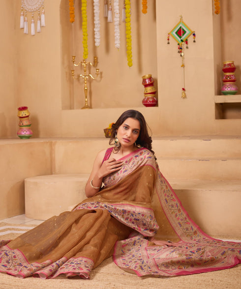 Vasthrlay Pink Unstitched Saree