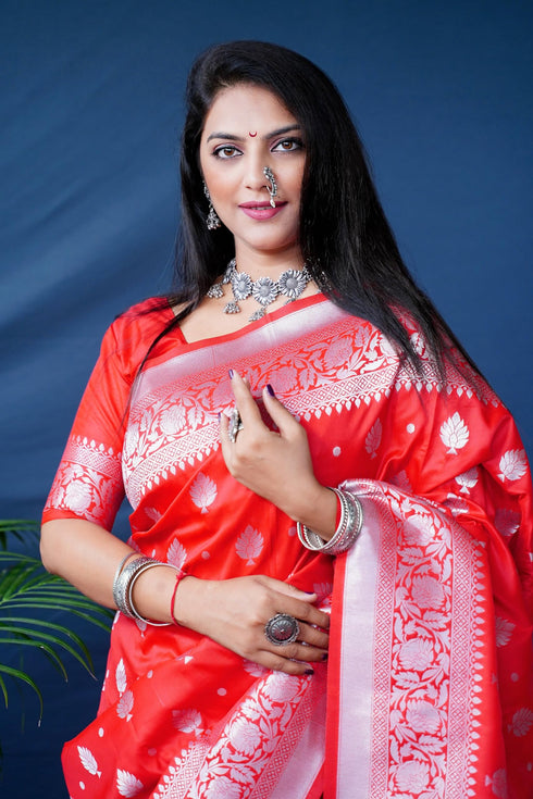 Vasthrlay Silver Banarasi Saree
