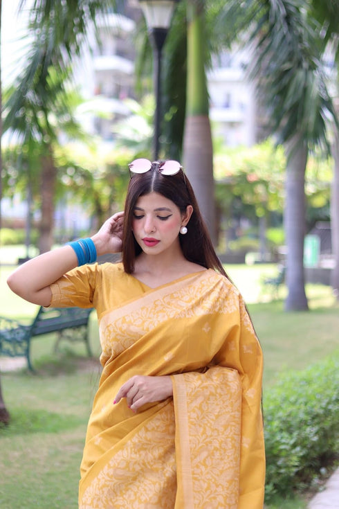 Vasthrlay Tussar Handloom Saree