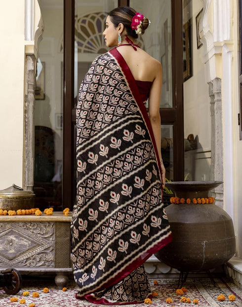 Vasthrlay Womens Printed Unstitched Maroon Saree