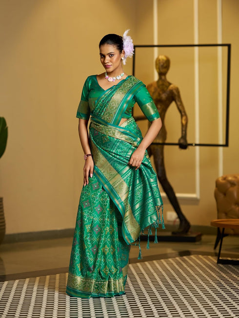 Vasthrlay Exquisite Traditional Intricate Gold Tone Saree