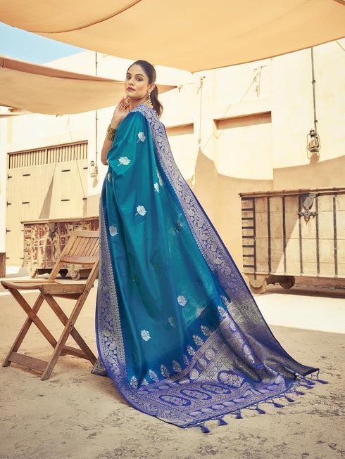 Vasthrlay Kanjivaram Unstitched Jacquard Stylish Saree