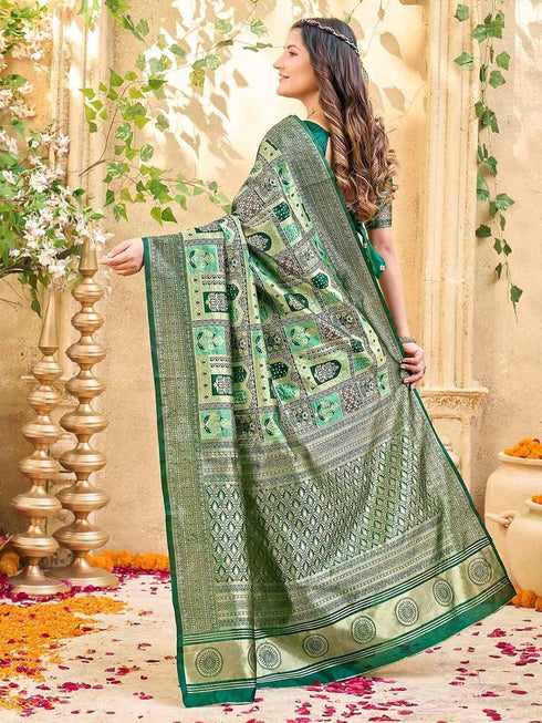 Vasthrlay Banarasi Weaving Maroon Saree