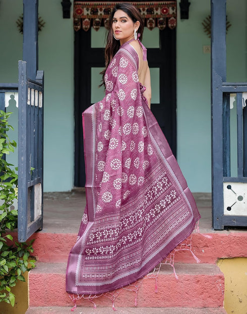 Vasthrlay Womens Printed Unstitched Light Green Saree