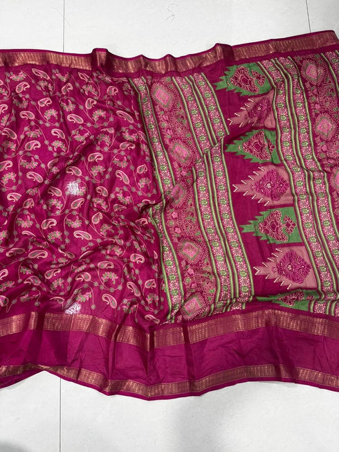 Vasthrlay Elegant Paisley Traditional Lightweight