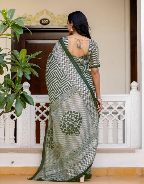 Vasthrlay Womens Printed Unstitched Maroon Saree