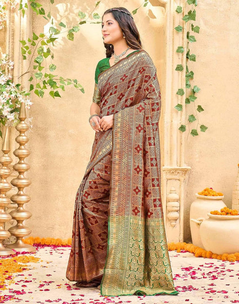 Vasthrlay Womens Weaving Maroon Saree With Green Unstitched Blouse Piece
