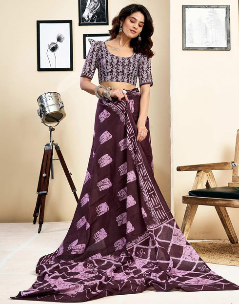 Vasthrlay Womens Printed Unstitched Dark Green Saree