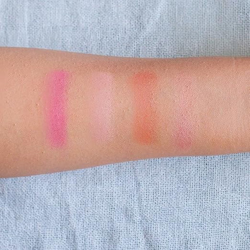 Lakme Absolute Illuminating Blush Shimmer Brick In Pink