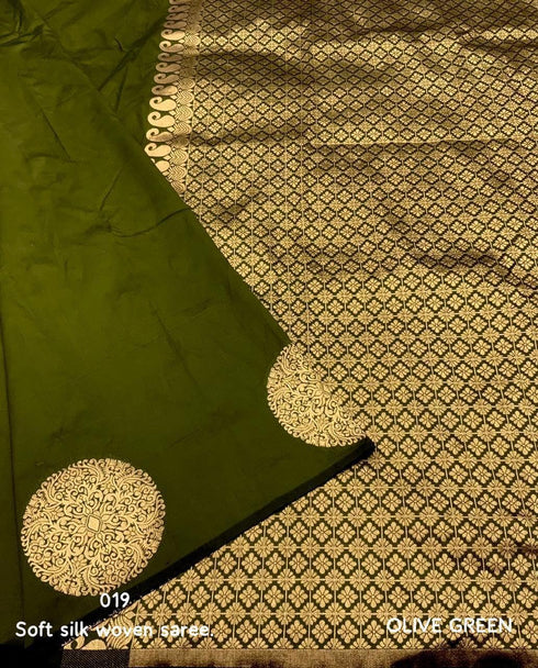Vasthrlay Traditional Unstitched Saree