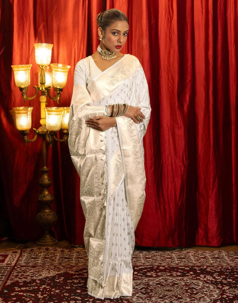 Vasthrlay Jacquard Kanjivaram Unstitched Cream Saree
