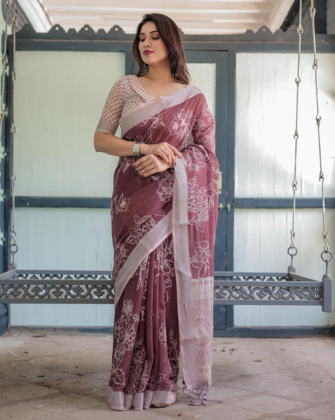Vasthrlay Floral Prints Tasseled Saree