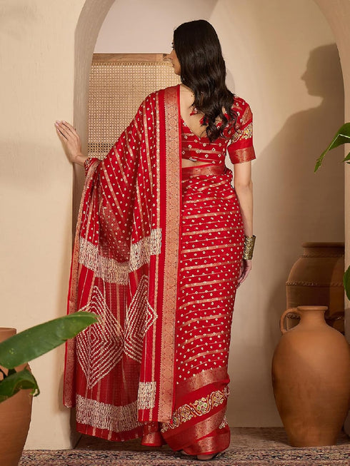 Vasthrlay Banarasi Weaving Maroon Saree