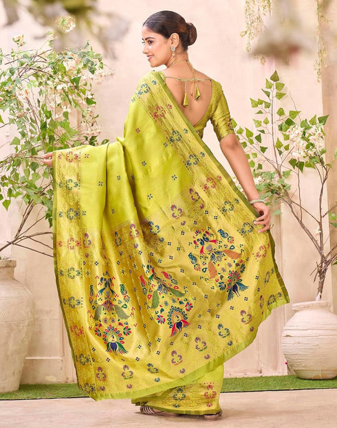 Vasthrlay Weaving Paithani Unstitched Pink Saree