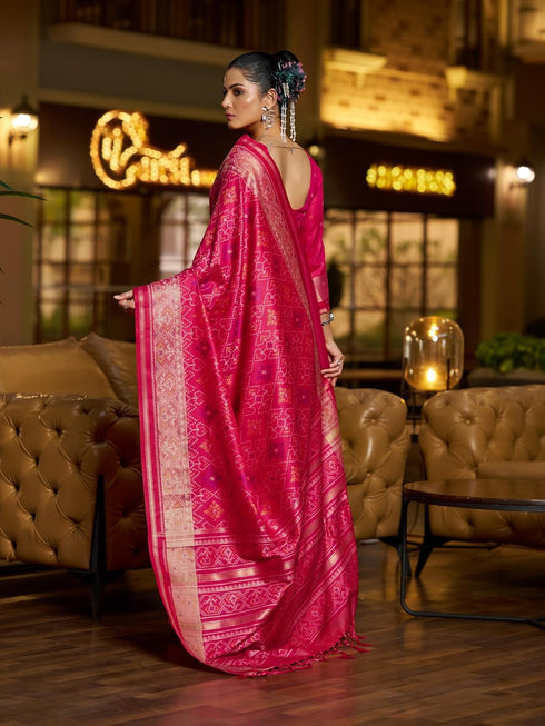 Vasthrlay Exquisite Traditional Intricate Gold Tone Saree