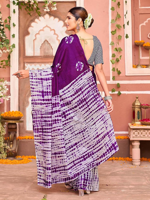 Vasthrlay Womens Printed Unstitched Dark Green Saree