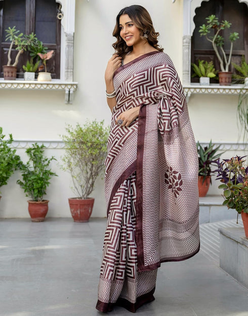 Vasthrlay Womens Printed Unstitched Maroon Saree