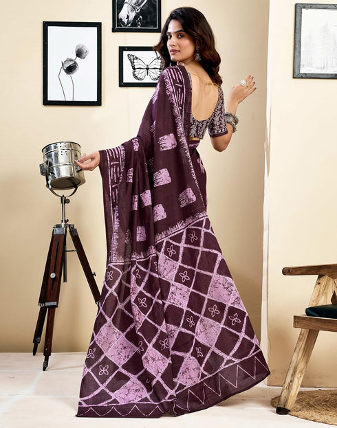 Vasthrlay Womens Printed Unstitched Dark Green Saree