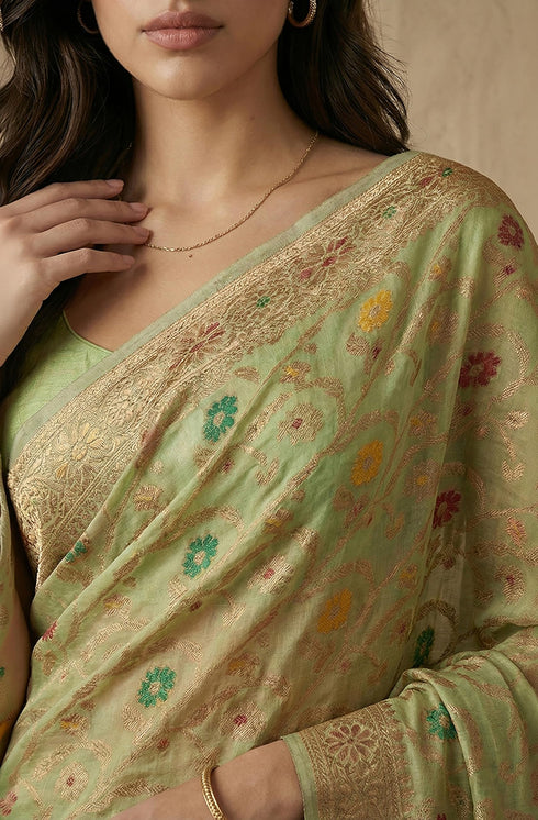 Vasthrlay Jacquard Floral Saree