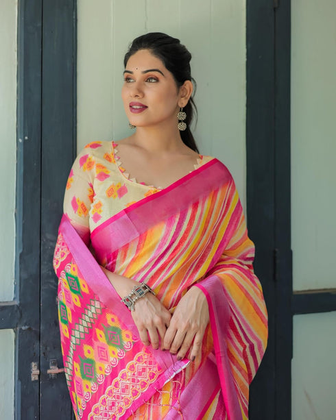 Vasthrlay Floral Printed Tassels Saree