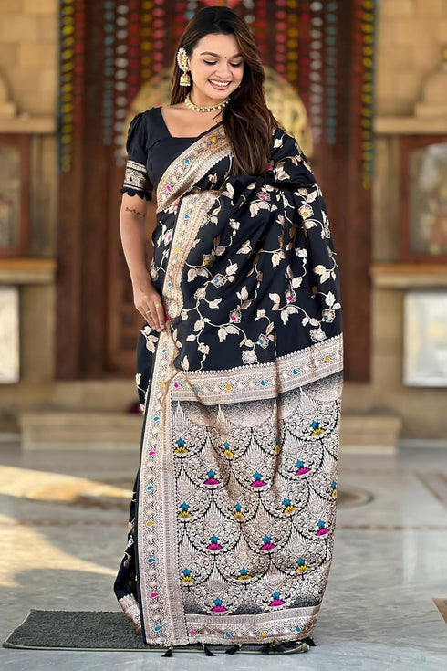 Vasthrlay Kanjivaram Handloom Golden Ethnic Wear