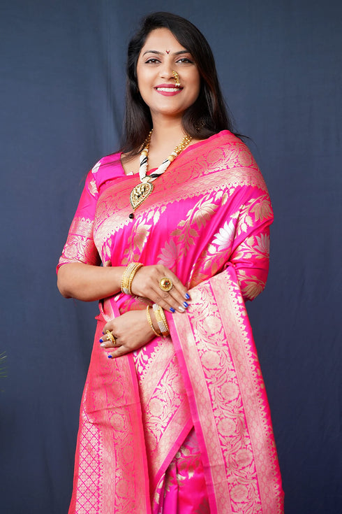 Vasthrlay Banarasi Floral Saree