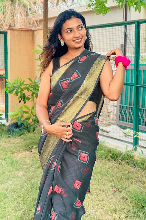 Vasthrlay Fashion Jacquard Geomatric Peach Ethnic Wear