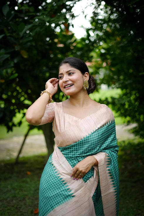 Vasthrlay Silk Saree Solid Design Pure