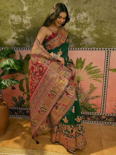 Vasthrlay Womens Weaving Unstitched Green Saree