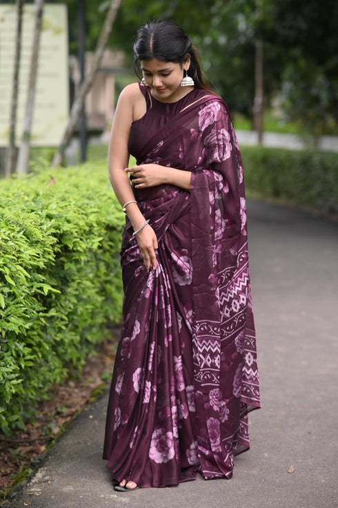 Vasthrlay Fashion Chiffon Georgette Coral Ethnic Wear