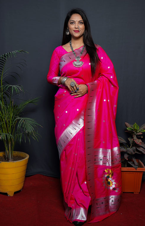 Vasthrlay Paithani Unstitched Saree