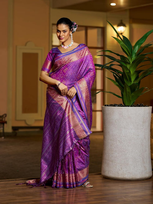 Vasthrlay Exquisite Traditional Intricate Gold Tone Saree