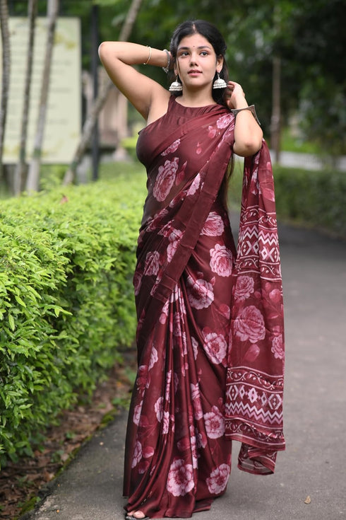 Vasthrlay Fashion Chiffon Georgette Coral Ethnic Wear