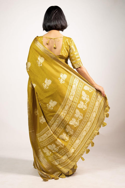 Vasthrlay Fashion Peacock Printed Ethnic Wear