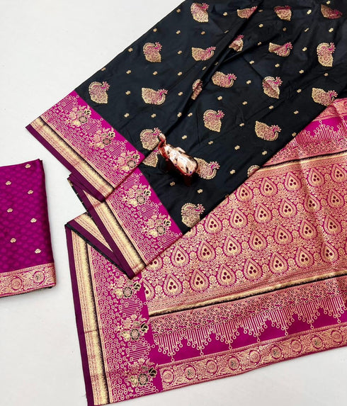 Vasthrlay Paithani Weaving Peacock