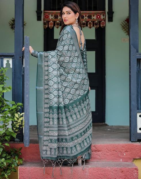 Vasthrlay Womens Printed Unstitched Light Green Saree