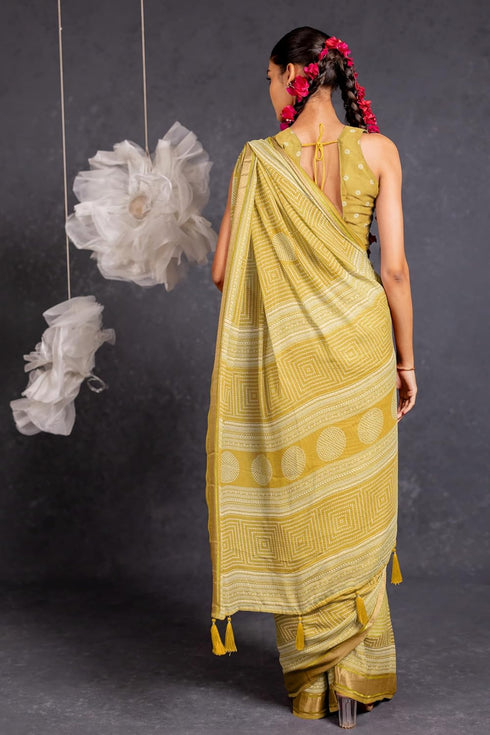 Vasthrlay Fashion Georgette Bandhani Printed Ethnic Wear