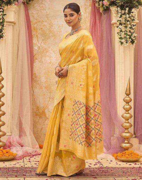 Vasthrlay Special Weaving Unstitched White Saree