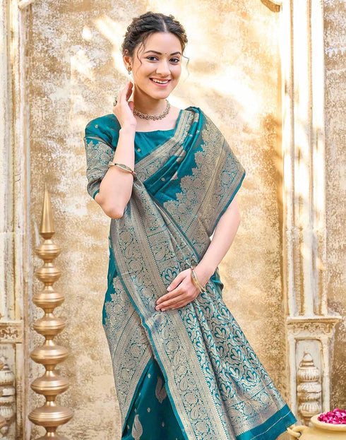 Vasthrlay Womens Weaving Unstitched Light Green Saree