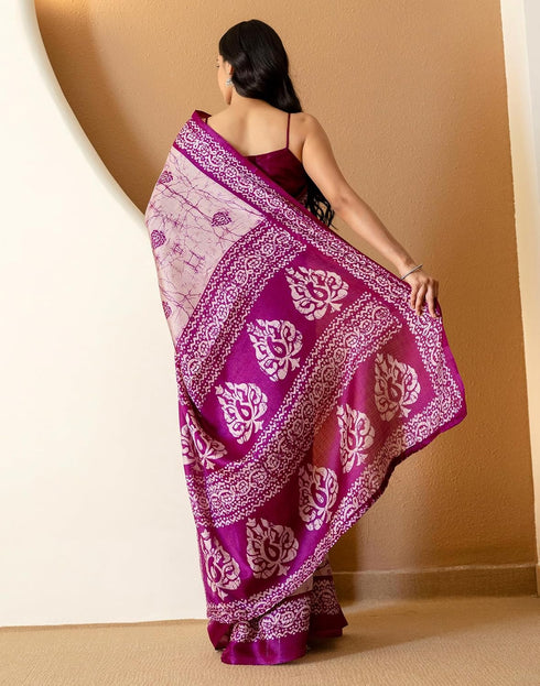Vasthrlay Womens Printed Unstitched Maroon Saree