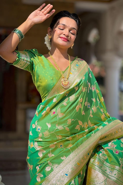 Vasthrlay Kanjivaram Handloom Golden Ethnic Wear