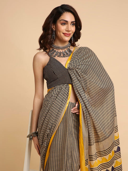 Vasthrlay Lightweight Breathable Traditional Printed Saree