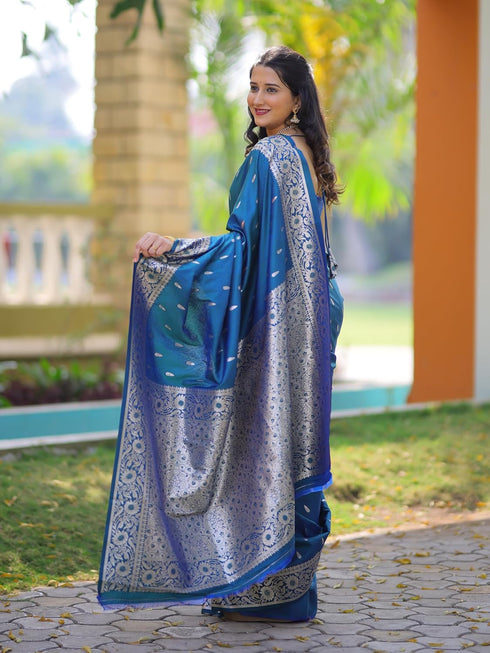 Vasthrlay Kanjivaram Handloom Golden Ethnic Wear