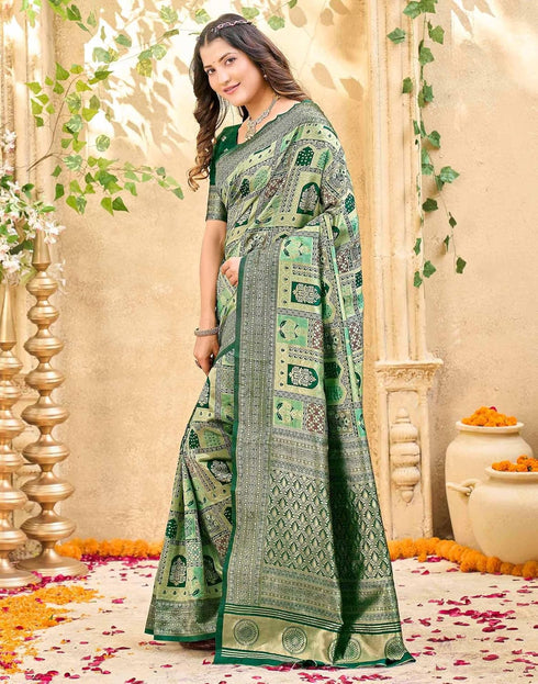 Vasthrlay Womens Weaving Unstitched Light Green Saree