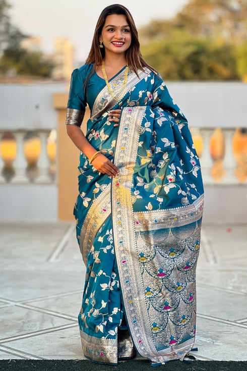 Vasthrlay Kanjivaram Handloom Golden Ethnic Wear