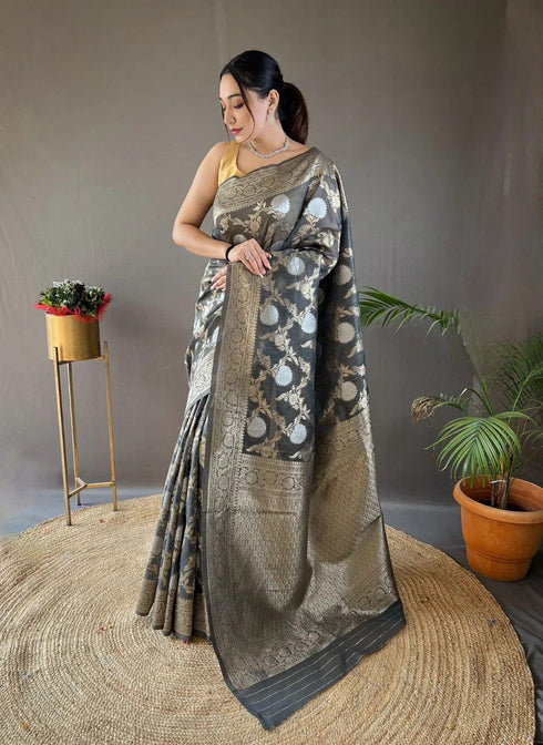 Vasthrlay Banarasi Unstitched Saree