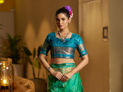 Vasthrlay Unstitched Multicolor Comfortable Friendly Saree