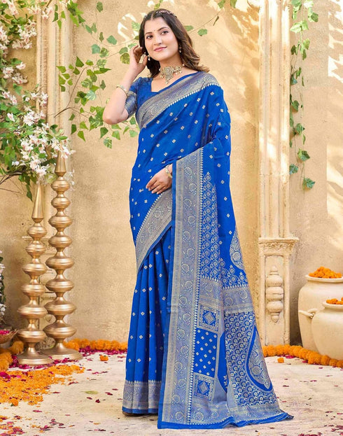 Vasthrlay Womens Weaving Unstitched Cream Saree