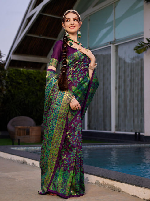 Vasthrlay Brown Saree