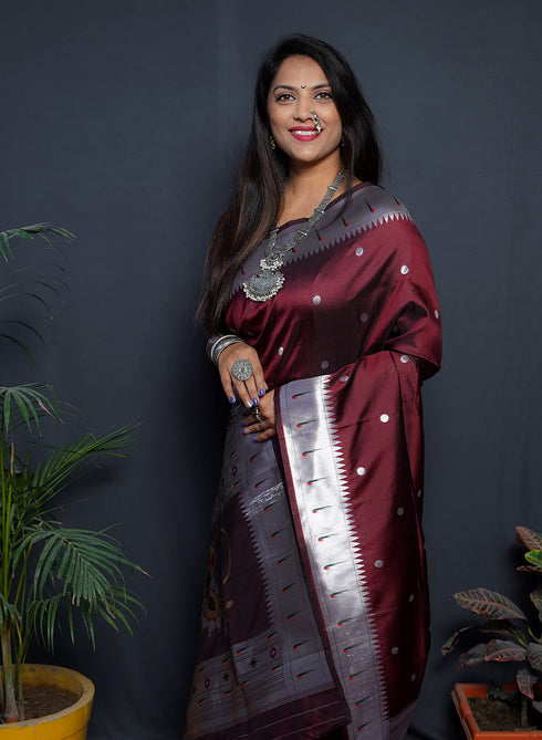 Vasthrlay Paithani Unstitched Saree